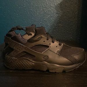 Black Nike Huarache
